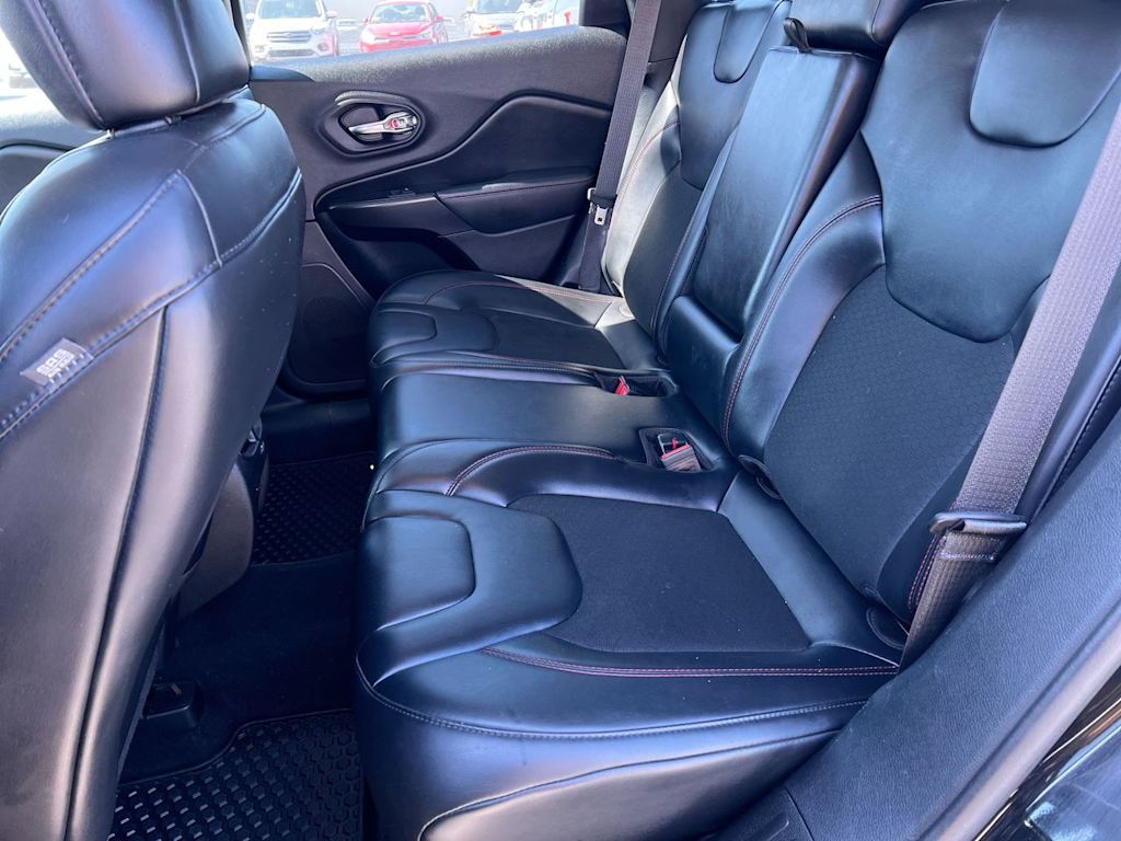 Thumbnail: 2020 Jeep Cherokee - 11
