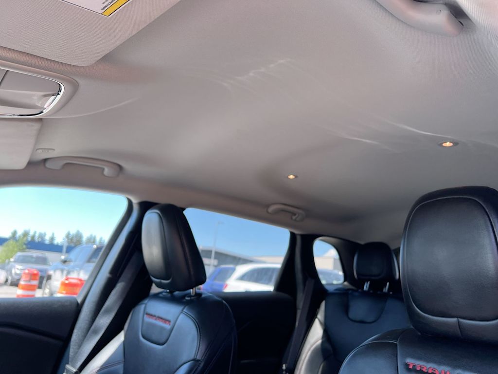 Thumbnail: 2020 Jeep Cherokee - 27