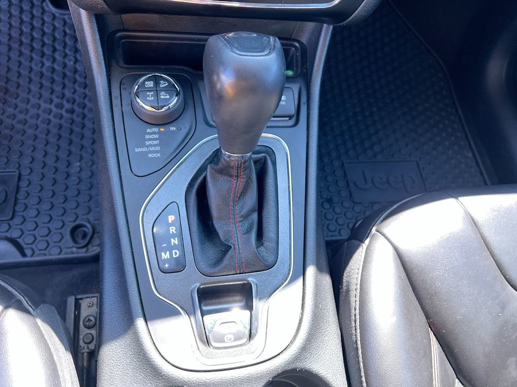 Thumbnail: 2020 Jeep Cherokee - 13