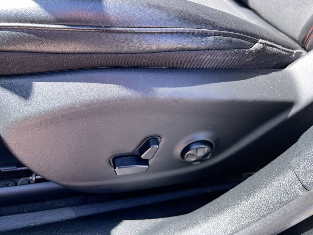 Thumbnail: 2020 Jeep Cherokee - 21