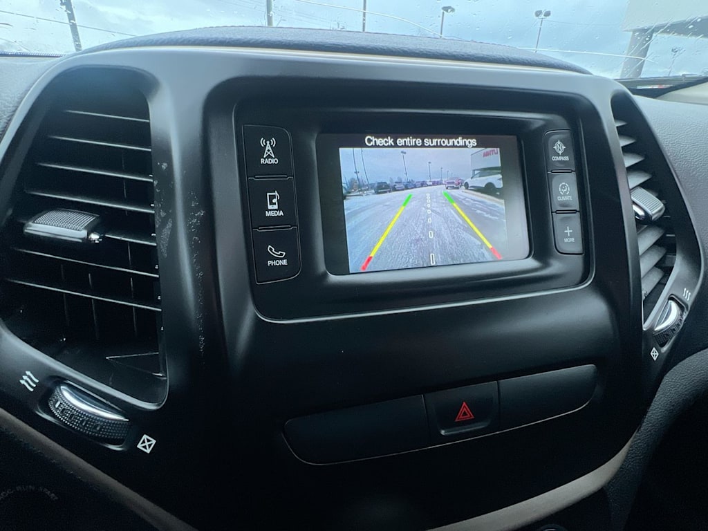 2016 Jeep Cherokee Latitude 21