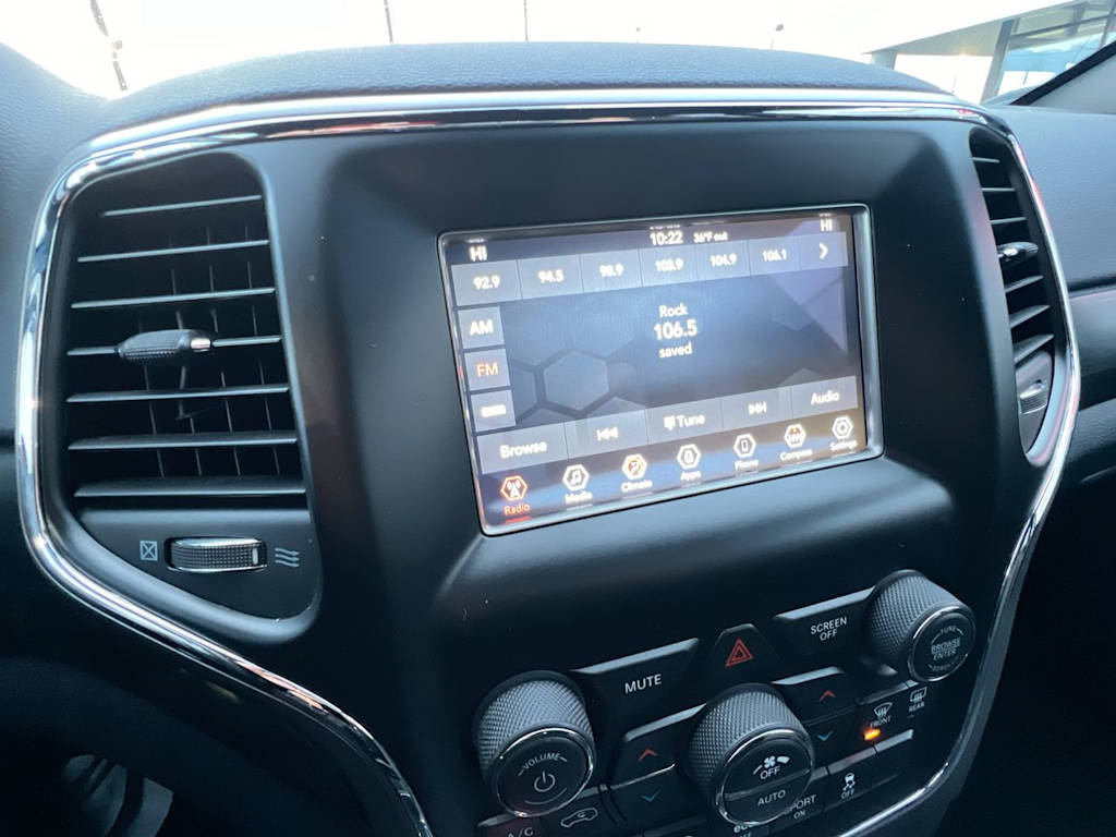 2020 Jeep Grand Cherokee Laredo 11