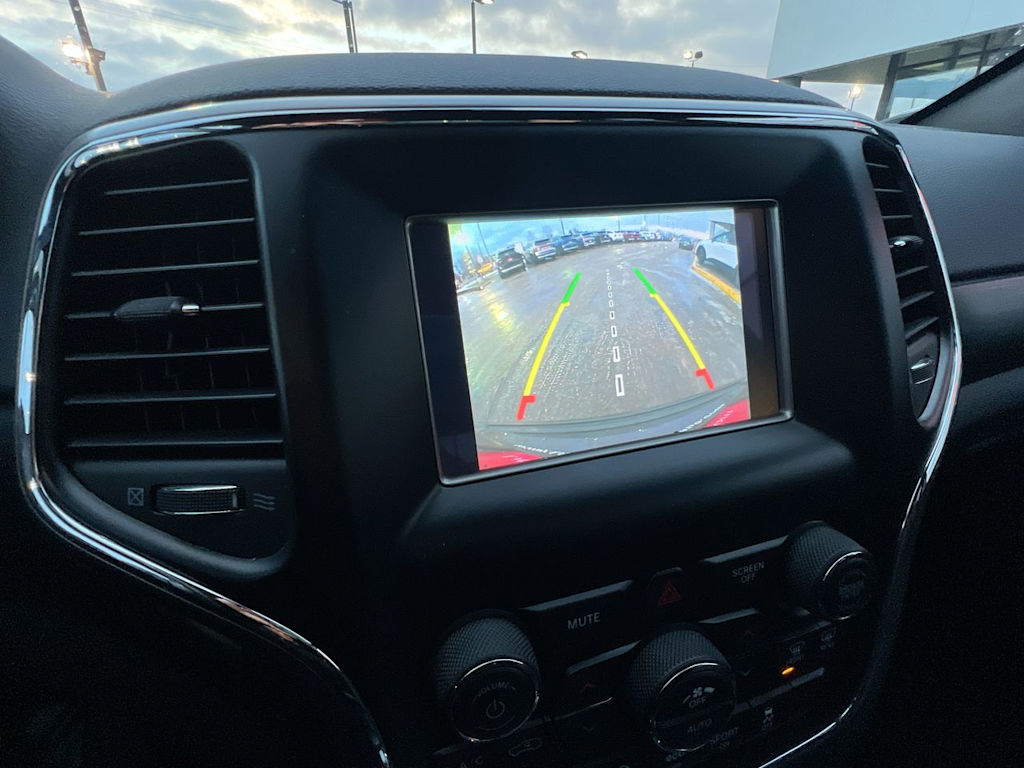 2020 Jeep Grand Cherokee Laredo 22