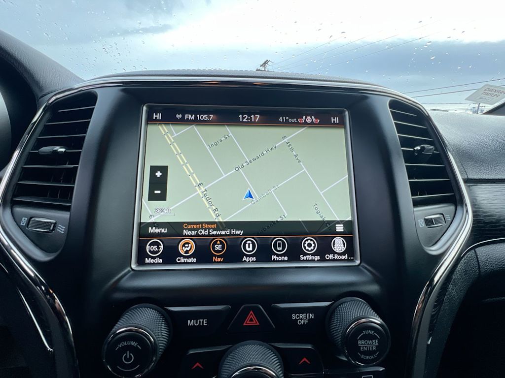 Thumbnail: 2018 Jeep Grand Cherokee - 23