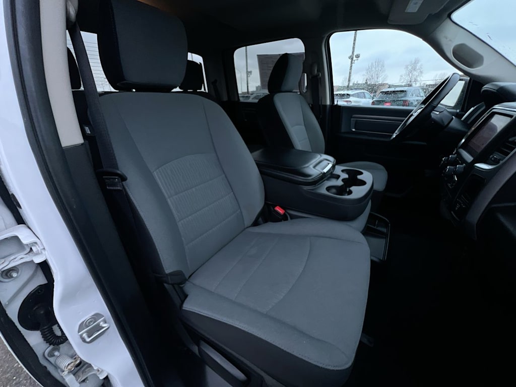 2022 RAM 1500 SLT 28