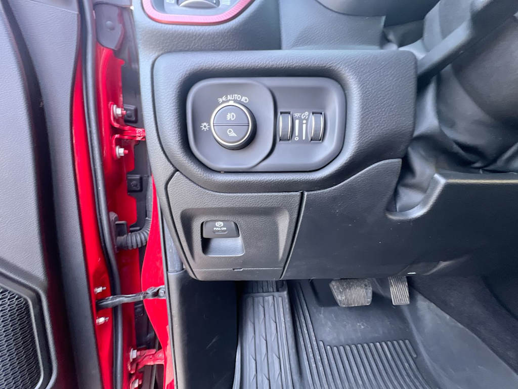 Thumbnail: 2025 RAM 1500 - 23