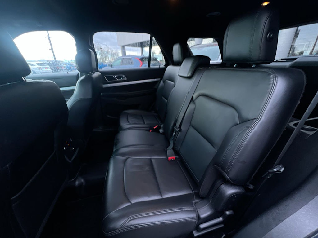 Thumbnail: 2016 Ford Explorer - 10