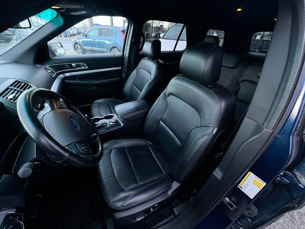 Thumbnail: 2016 Ford Explorer - 8
