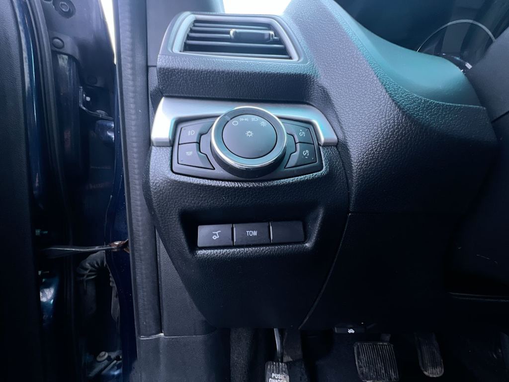 Thumbnail: 2016 Ford Explorer - 22