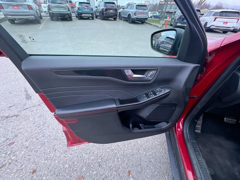 Thumbnail: 2023 Ford Escape - 20