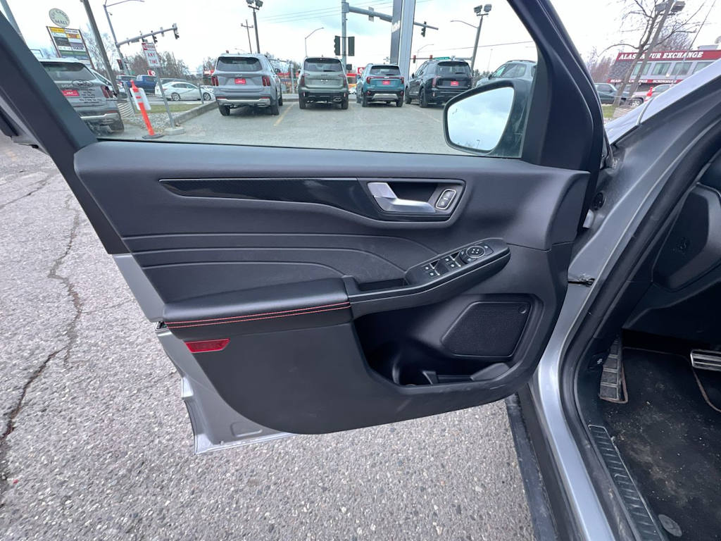 Thumbnail: 2023 Ford Escape - 20