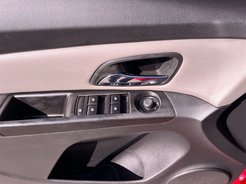 Thumbnail: 2014 Chevrolet Cruze - 19