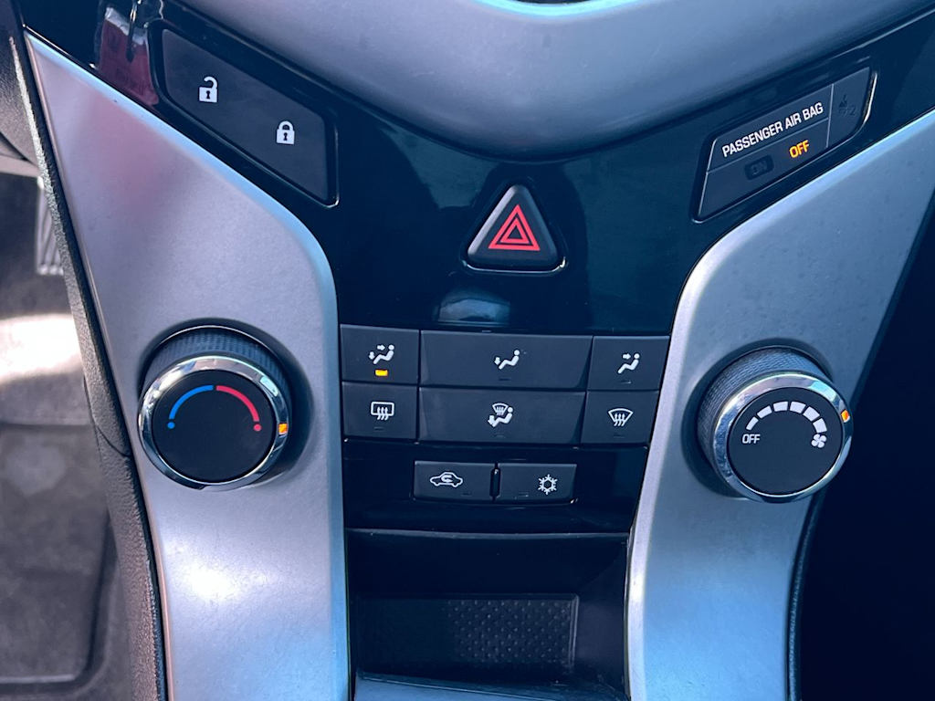 Thumbnail: 2014 Chevrolet Cruze - 22