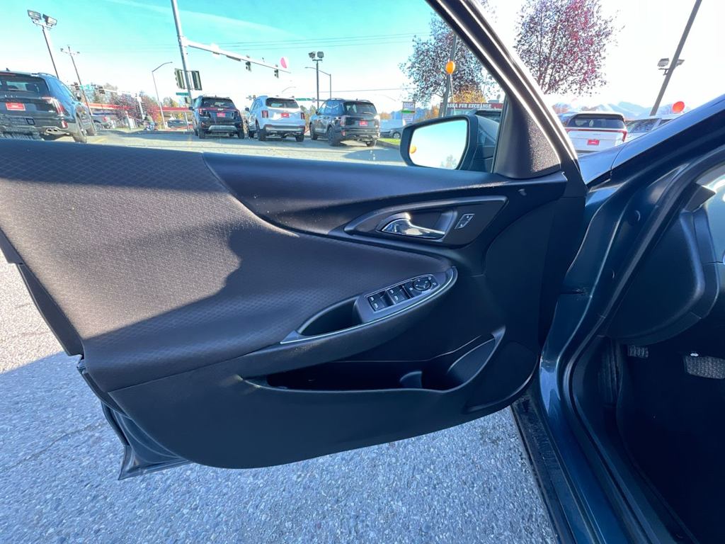 Thumbnail: 2019 Chevrolet Malibu - 22