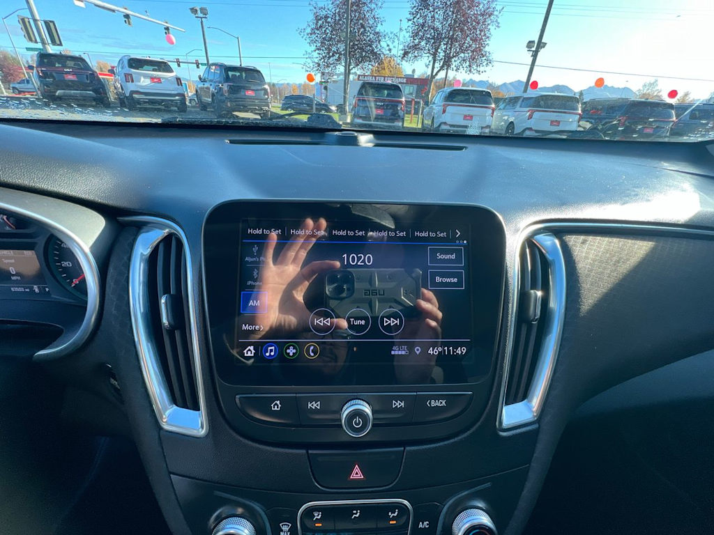 Thumbnail: 2019 Chevrolet Malibu - 12