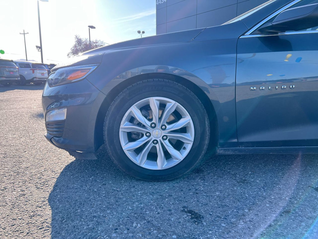 Thumbnail: 2019 Chevrolet Malibu - 8