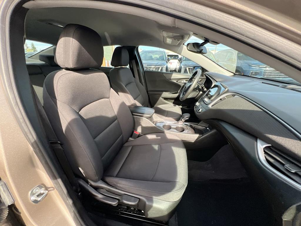 Thumbnail: 2024 Chevrolet Malibu - 9