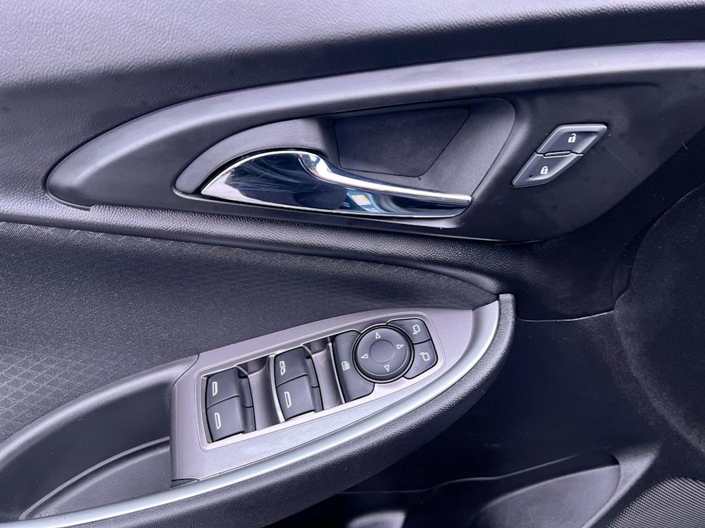 Thumbnail: 2024 Chevrolet Malibu - 19