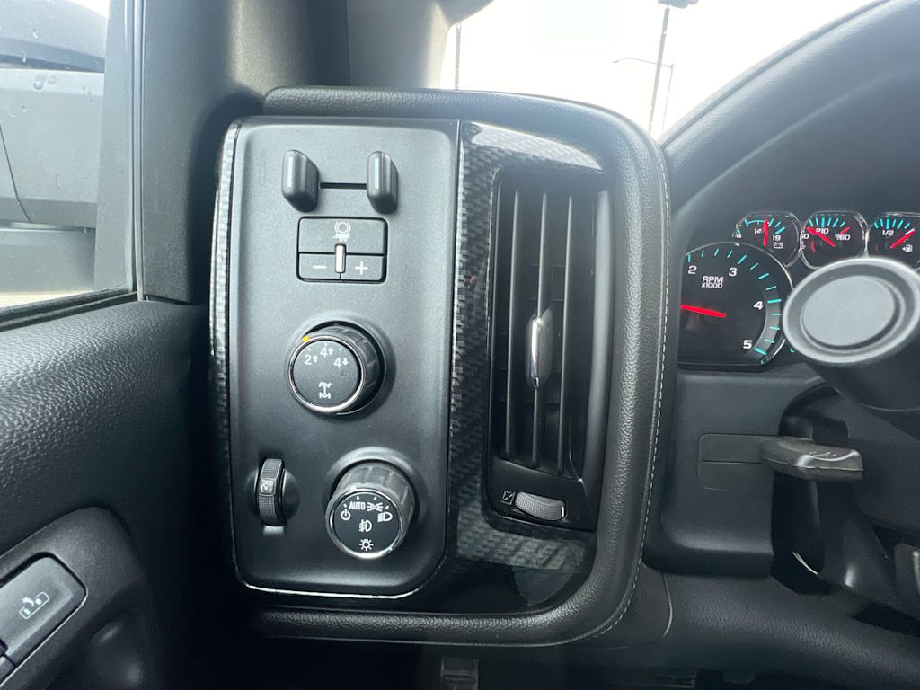 2016 Chevrolet Silverado 2500 LTZ 21