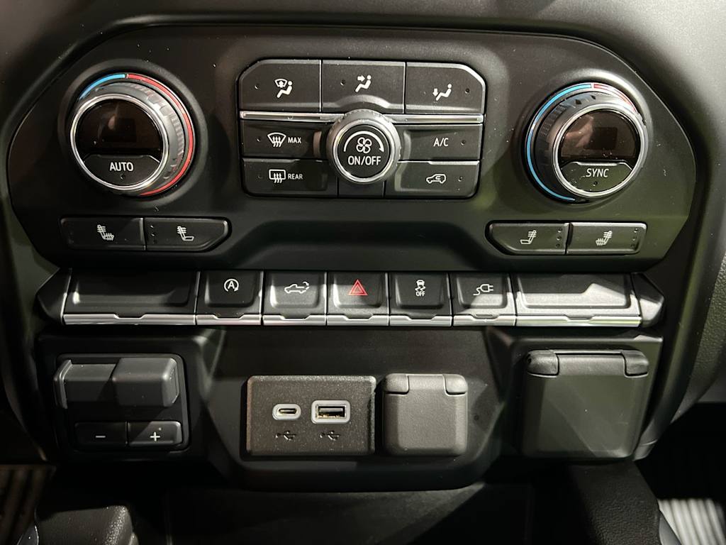 Thumbnail: 2019 Chevrolet Silverado 1500 - 23