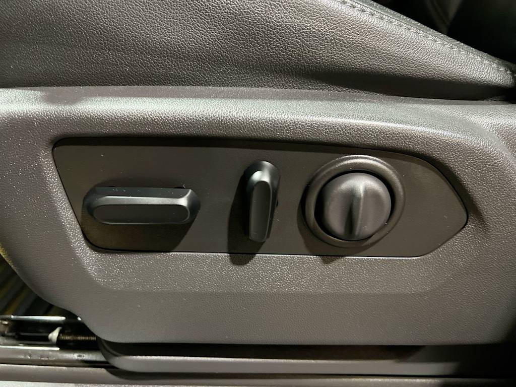 Thumbnail: 2019 Chevrolet Silverado 1500 - 18