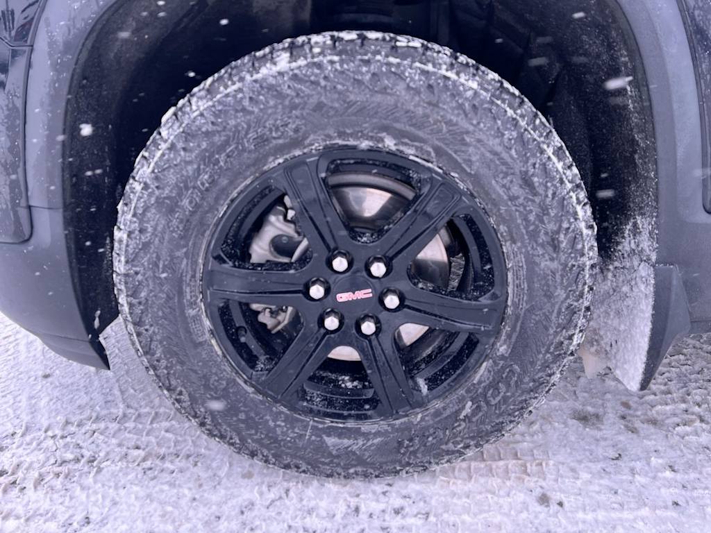 Thumbnail: 2023 GMC Acadia - 6