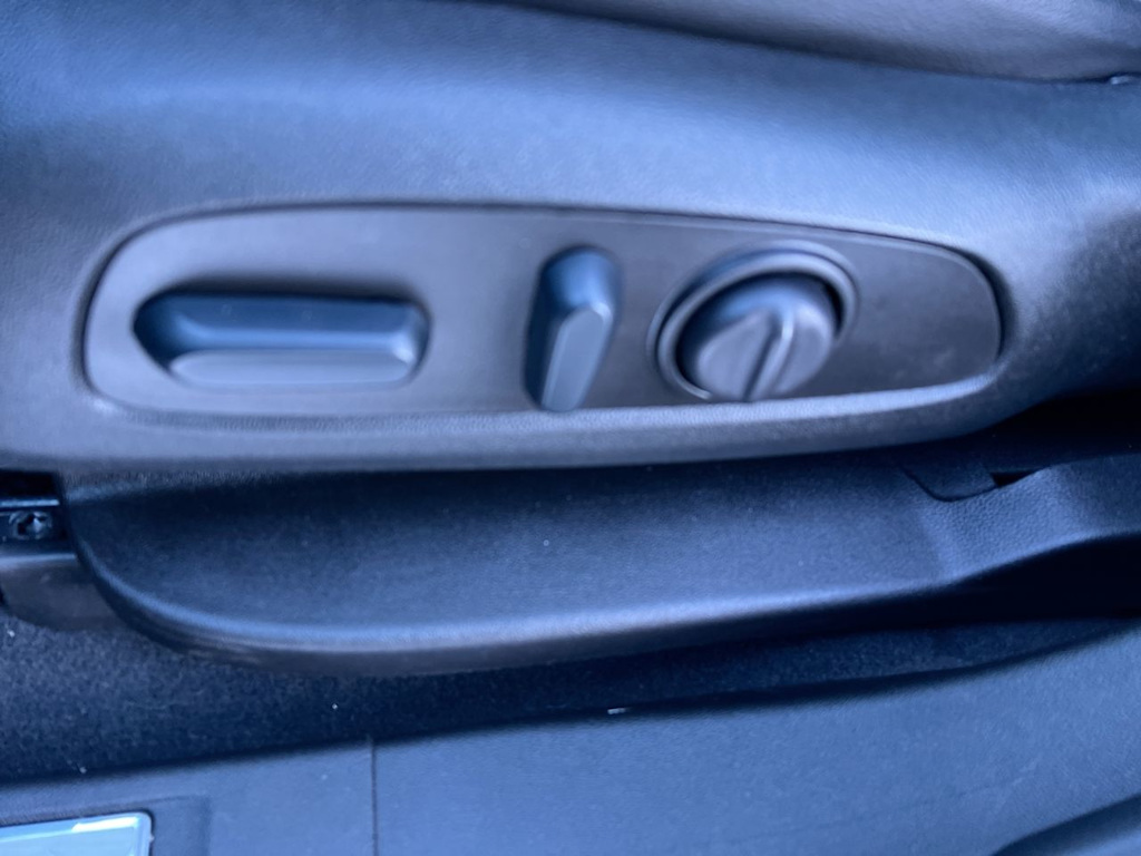 Thumbnail: 2023 GMC Acadia - 18