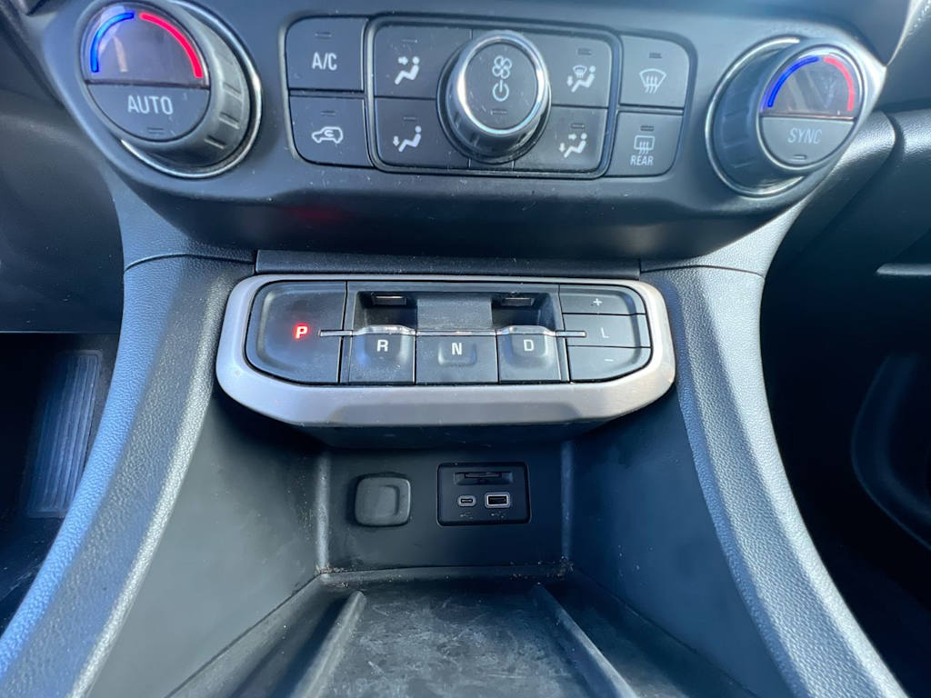 Thumbnail: 2021 GMC Acadia - 24