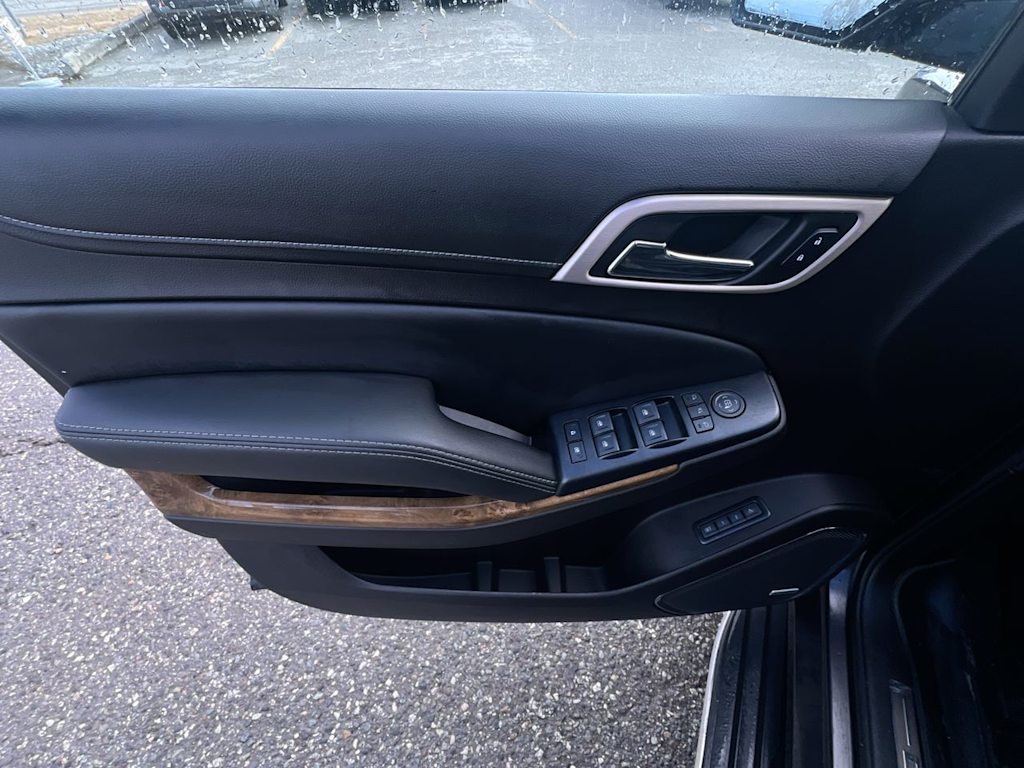 2017 GMC Yukon Denali 22