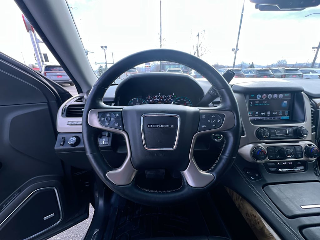 2017 GMC Yukon Denali 2