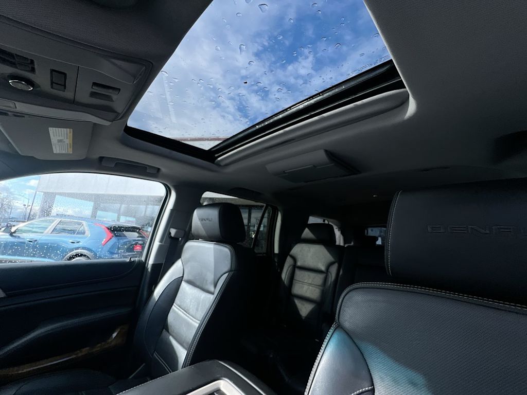 2017 GMC Yukon Denali 27