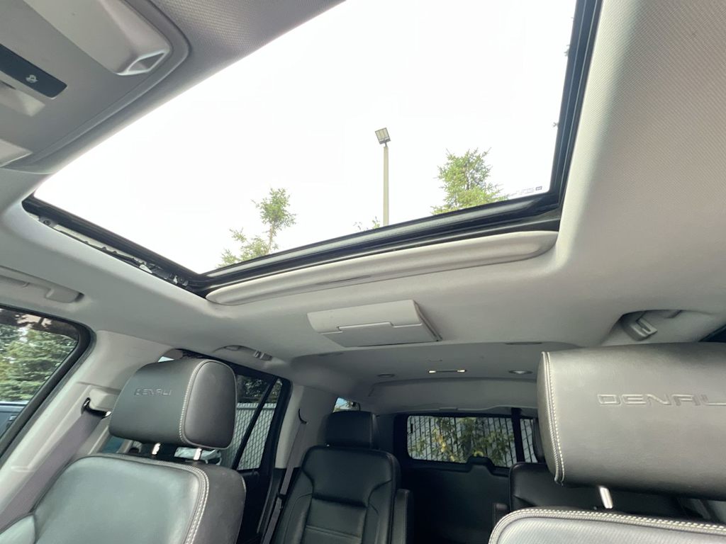 Thumbnail: 2015 GMC Yukon - 25