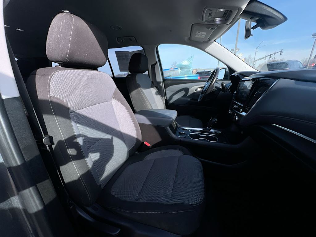 2020 Chevrolet Traverse LT 9