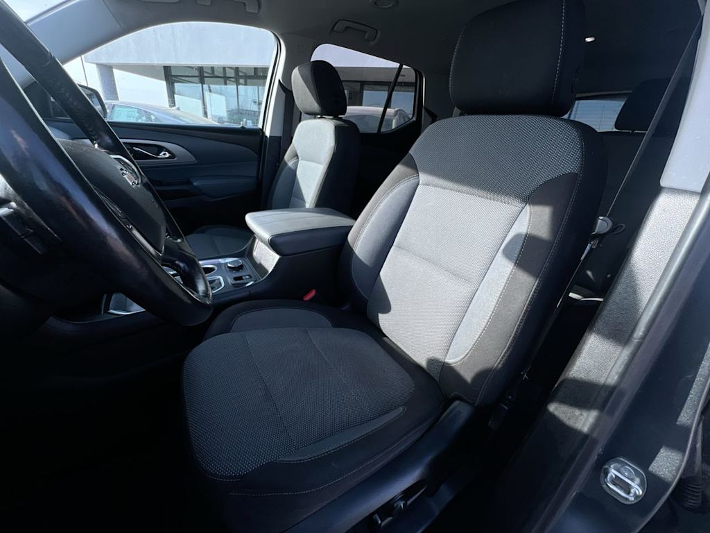 2020 Chevrolet Traverse LT 8