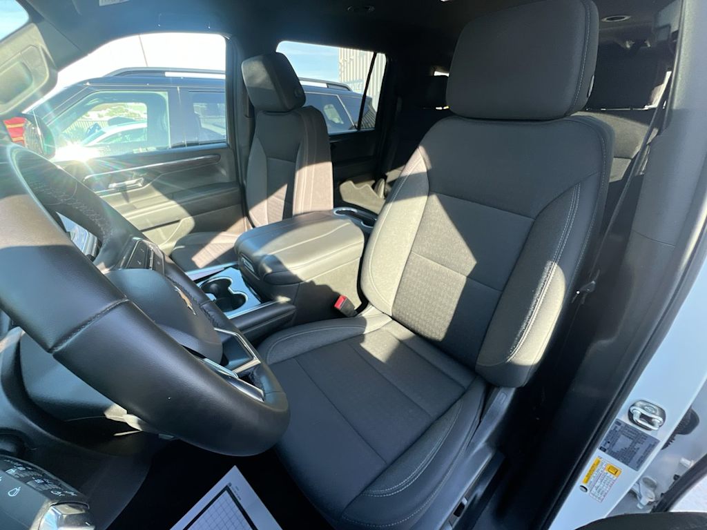 Thumbnail: 2025 Chevrolet Suburban - 9