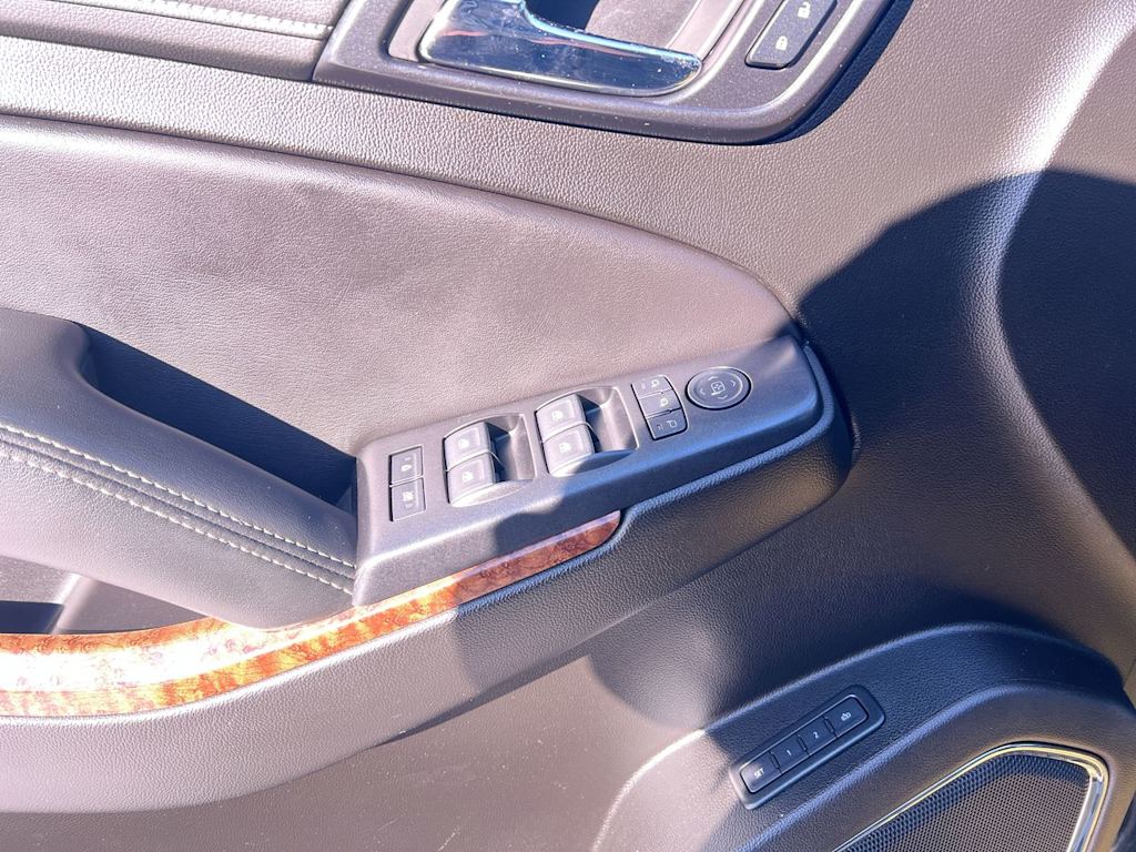 Thumbnail: 2020 Chevrolet Tahoe - 20