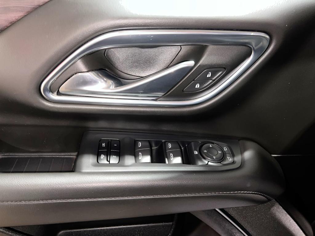 Thumbnail: 2023 Chevrolet Tahoe - 21