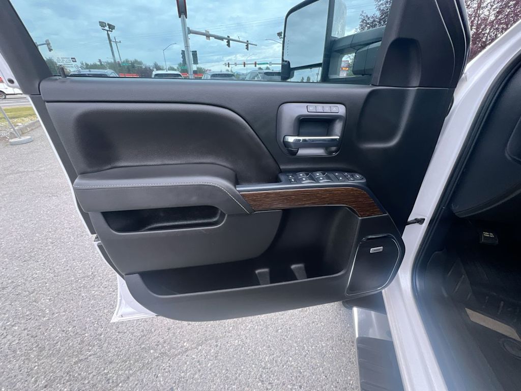 Thumbnail: 2018 GMC Sierra 3500 - 21