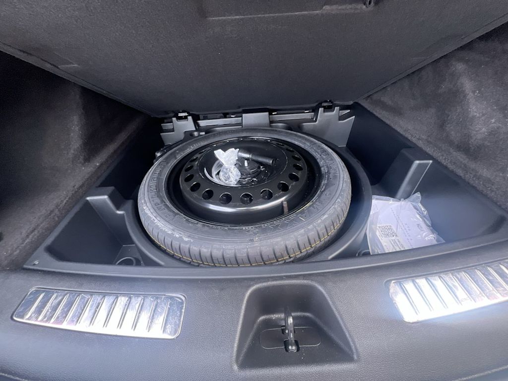 Thumbnail: 2024 Cadillac XT4 - 27