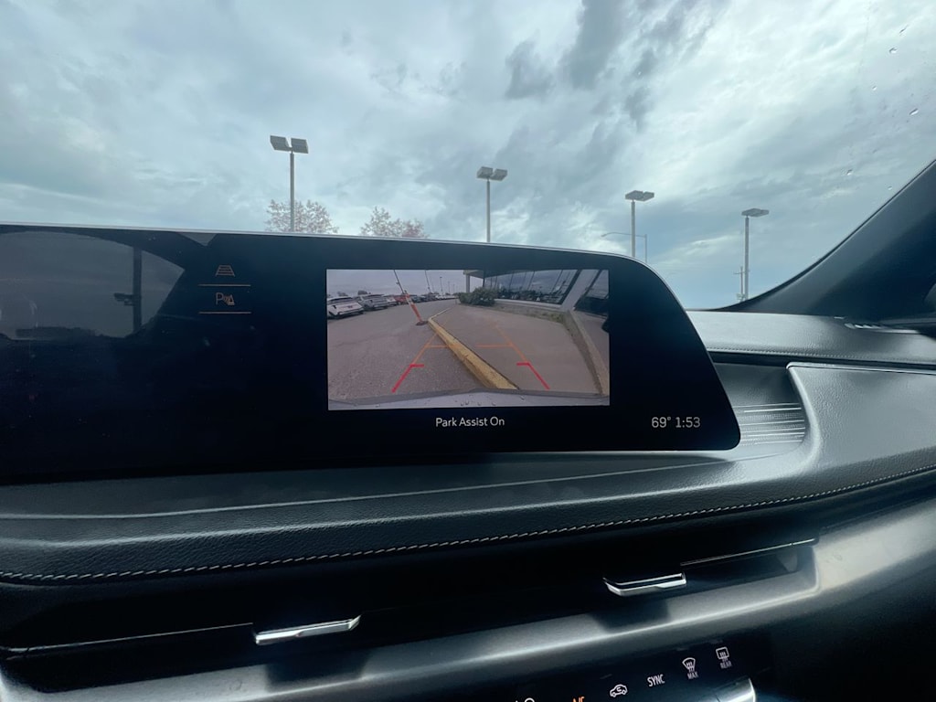 Thumbnail: 2024 Cadillac XT4 - 21