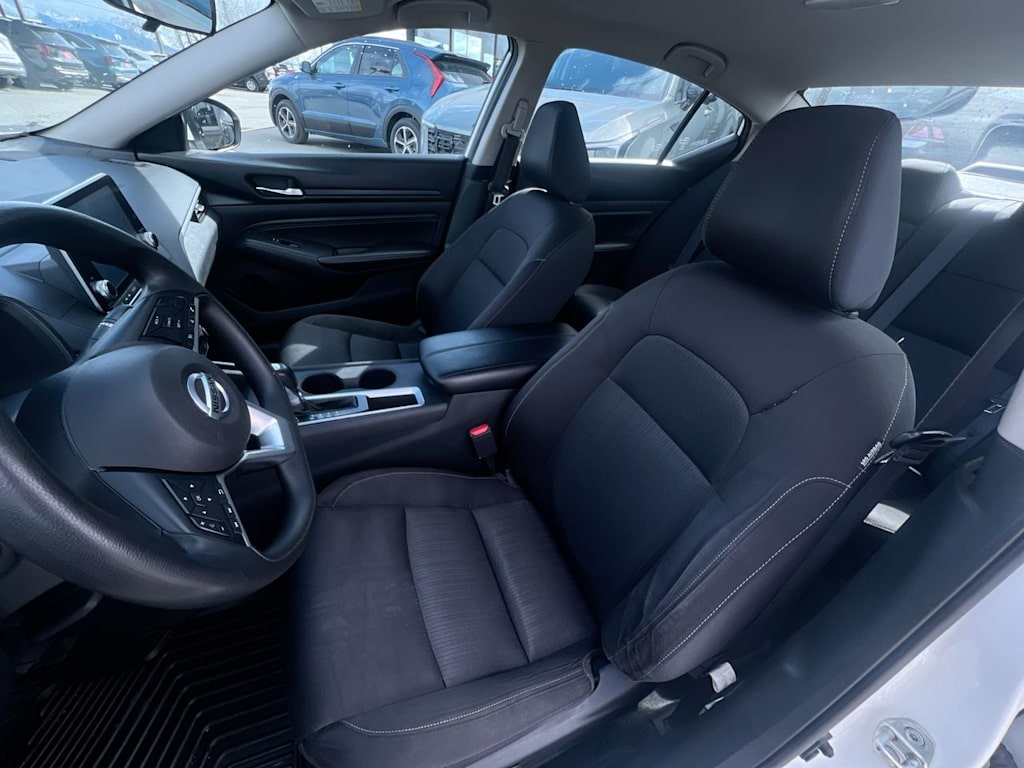 2019 Nissan Altima S 8