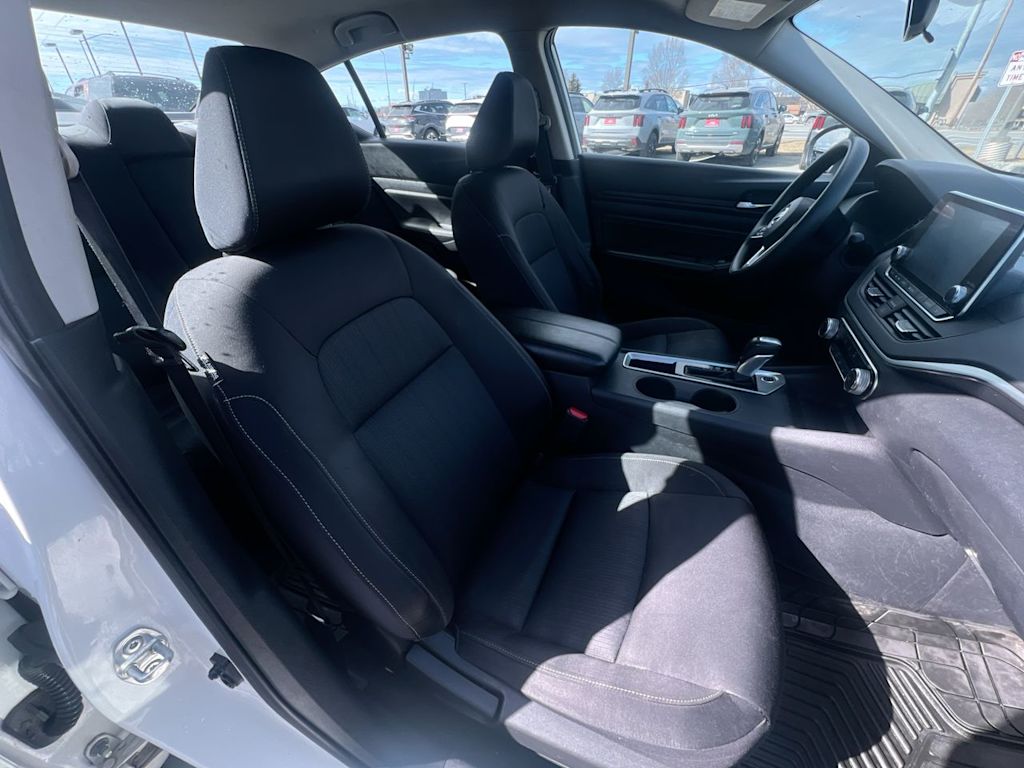 2019 Nissan Altima S 28