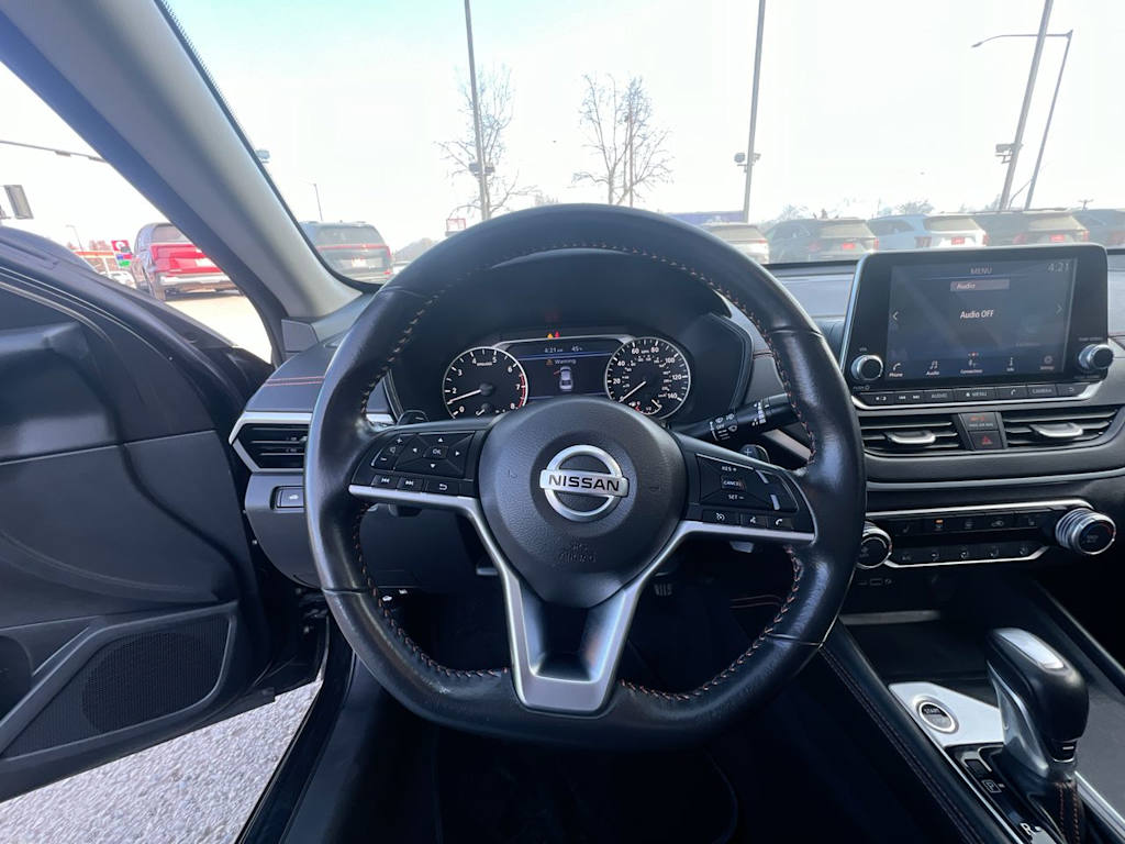 2022 Nissan Altima SR 2