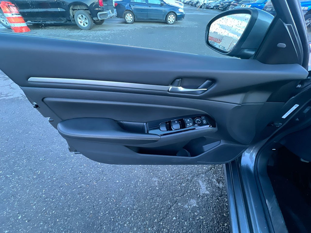 Thumbnail: 2023 Nissan Altima - 22