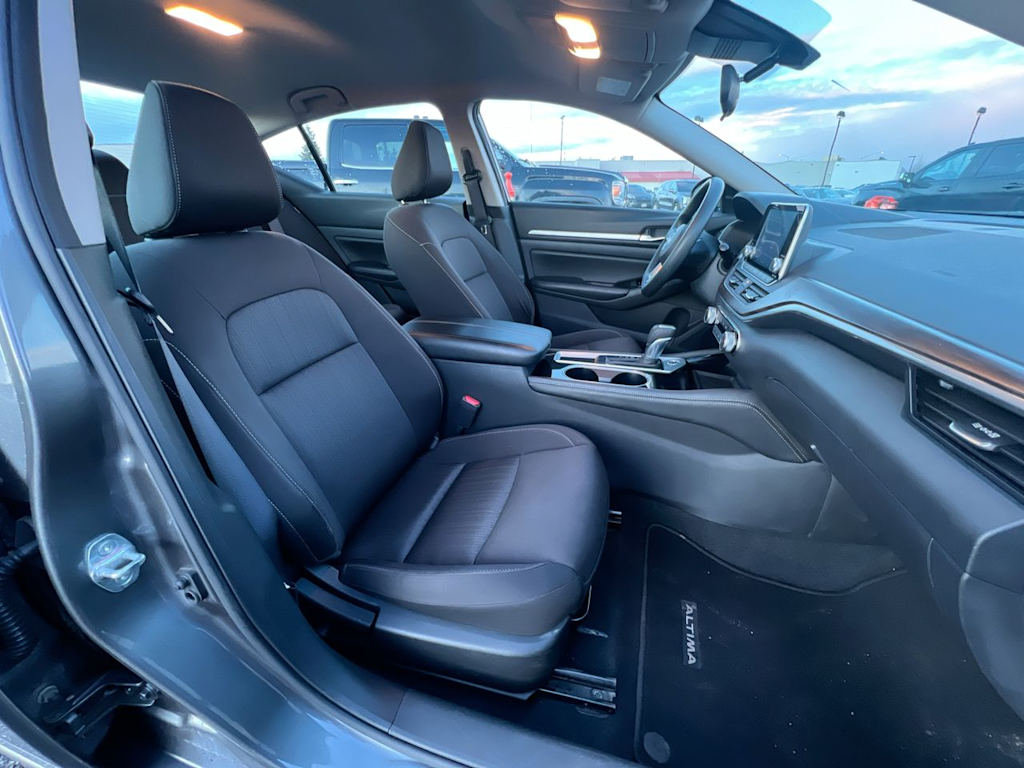 Thumbnail: 2023 Nissan Altima - 28