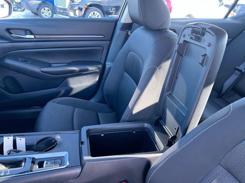 Thumbnail: 2025 Nissan Altima - 9