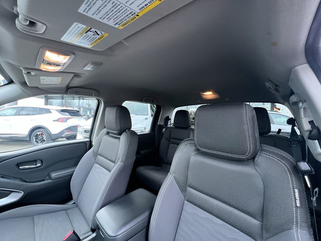 Thumbnail: 2024 Nissan Frontier - 24