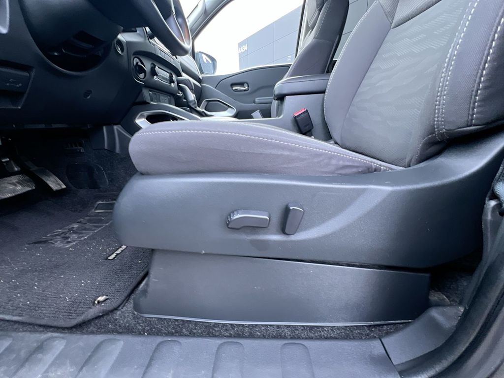 Thumbnail: 2024 Nissan Frontier - 19