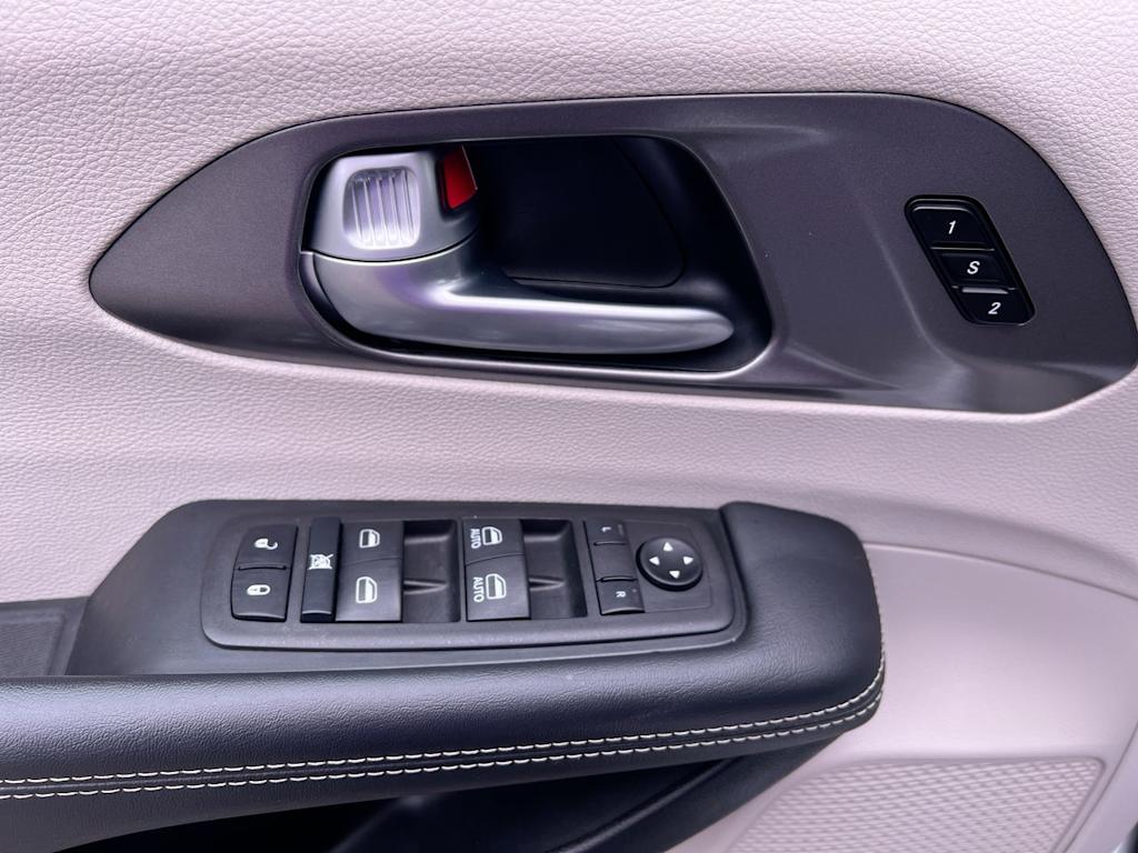 Thumbnail: 2024 Chrysler Pacifica - 20