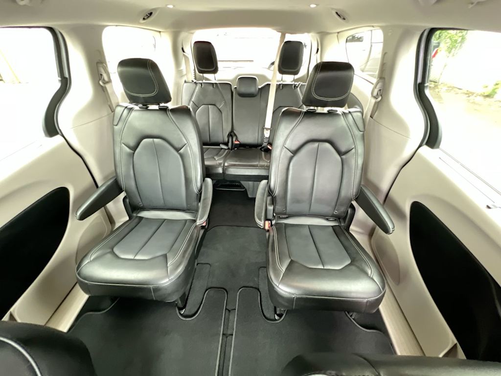 Thumbnail: 2024 Chrysler Pacifica - 10